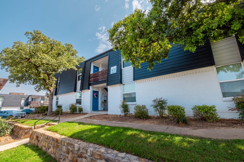 Building Photo - 351 Bedford Rd