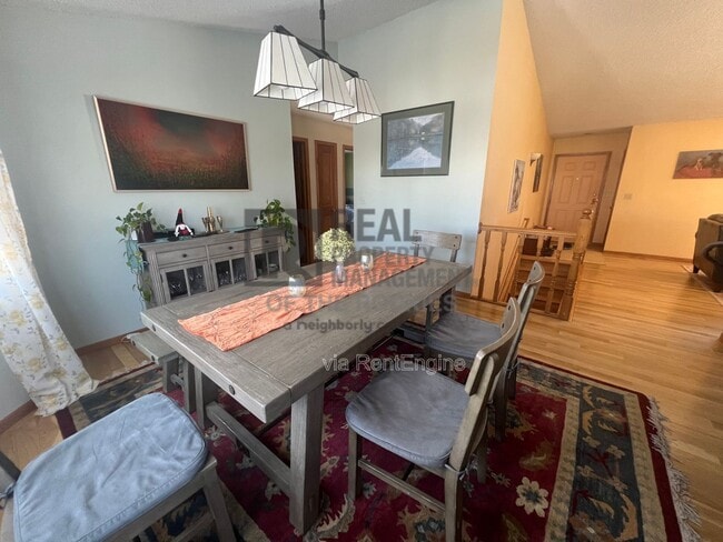 Building Photo - 1400 Hastings Dr