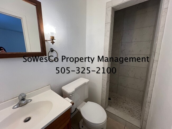 Building Photo - 3 Bedroom 2 Bath, 1 Car Garage and new flooring!