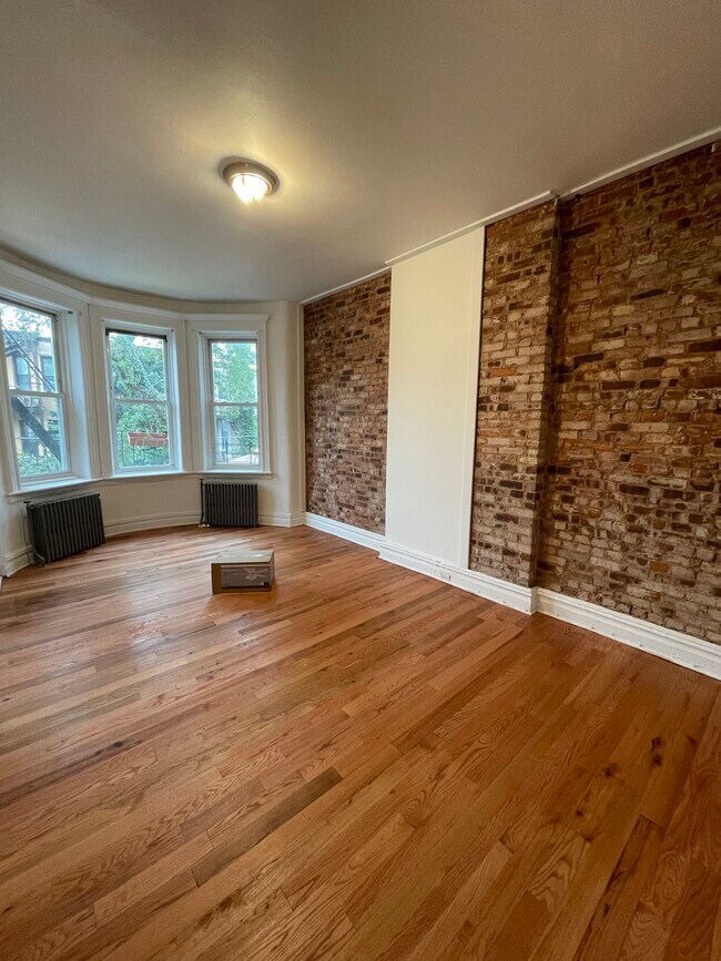 living room - 6066 69th Ave