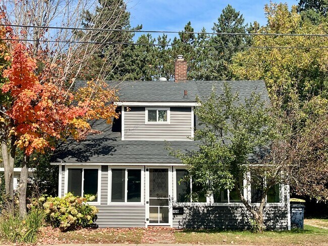 Building Photo - 3 Bed 1 Bath Single Family Home in Rhinelander