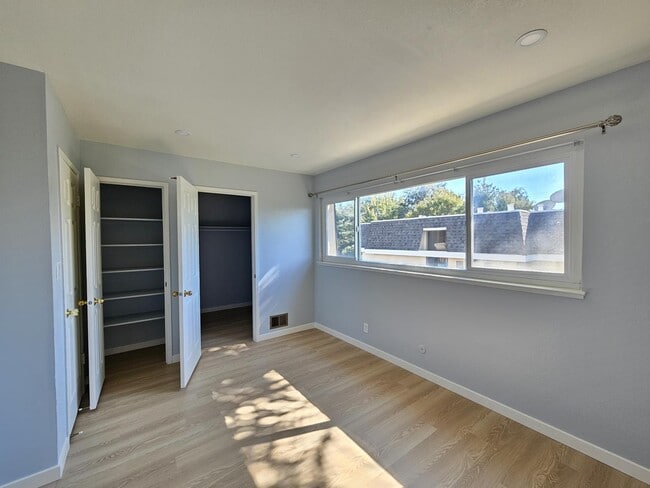 Building Photo - 2055 Aldengate Way