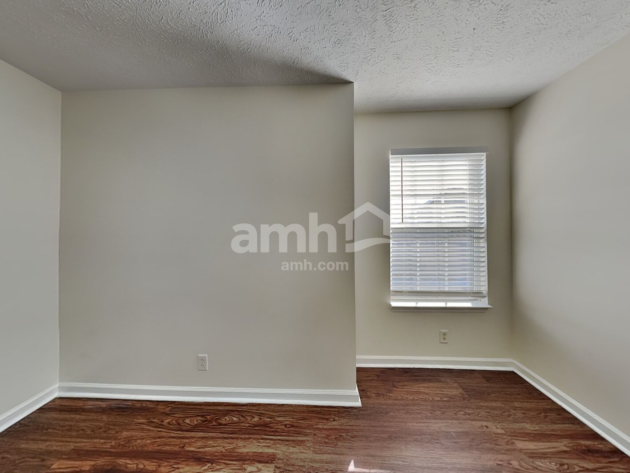 Building Photo - 1507 Killarney Dr