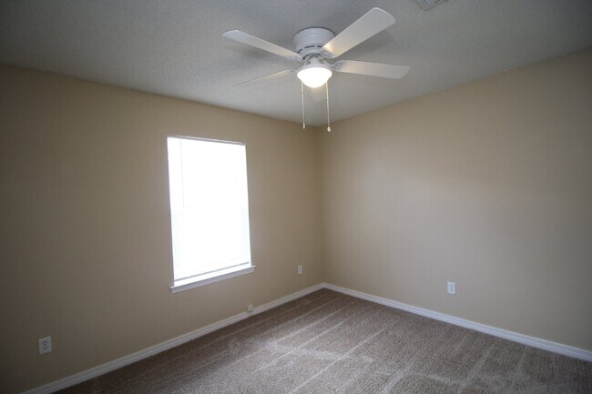 Building Photo - 3BR Home Near NAS Pensacola with 1-Car Garage, Fenced Backyard & Open Kitchen