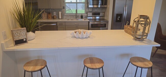 Building Photo - $6,000 Per Month FULLY FURNISHED - SATELLITE BEACH FL- MINUTES TO BEACH