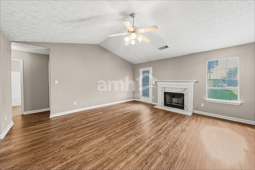 Building Photo - 1300 Wilkes Crest Dr
