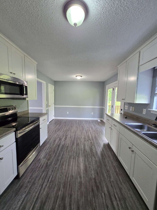 Building Photo - Fenced in 4 Bed /2 Bath House in Ringgold