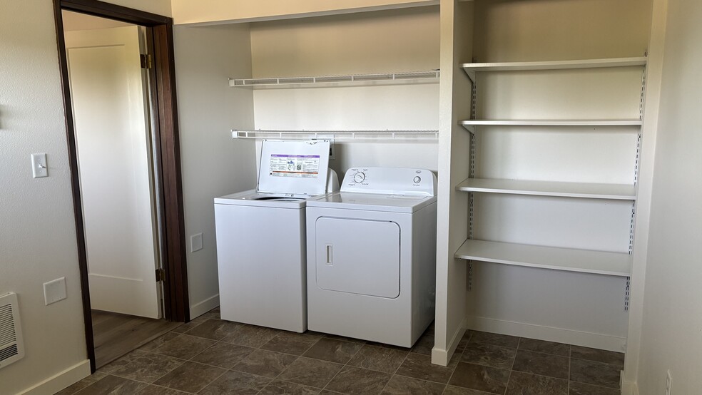 Laundry/Storage/Office space - 7800 Stinson Ave