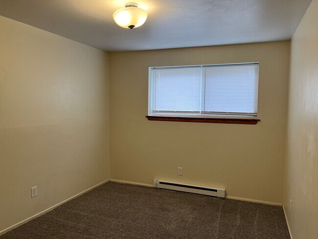 Building Photo - 410 W Mather St