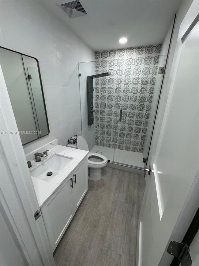 Building Photo - 1670 SW 11th Terrace