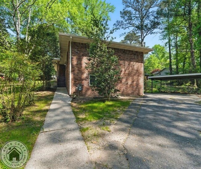 Building Photo - 1969 Anderson Dr SE