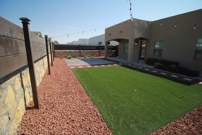 Building Photo - 509 Cedarwood Ave