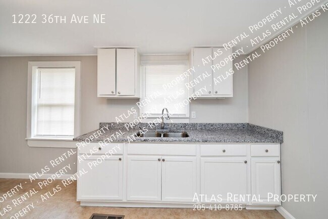 Building Photo - 1222 36th Ave