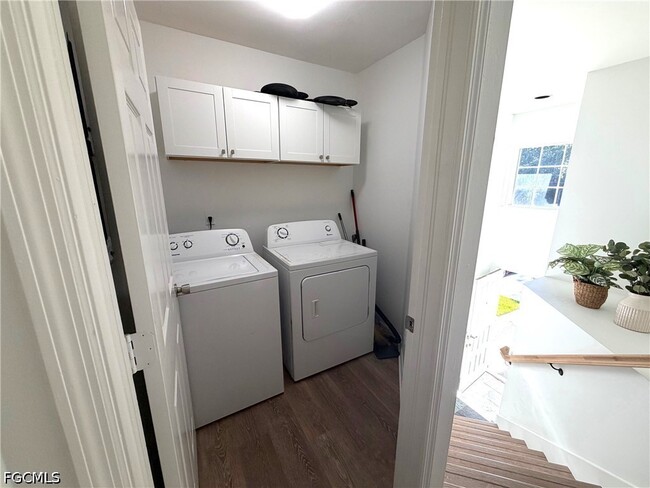 Building Photo - 3740 Fieldstone Blvd