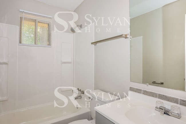 Building Photo - The living is easy in this 3 bedroom, 1.5 ...