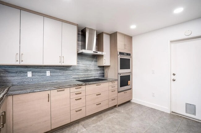 Building Photo - Amberwood