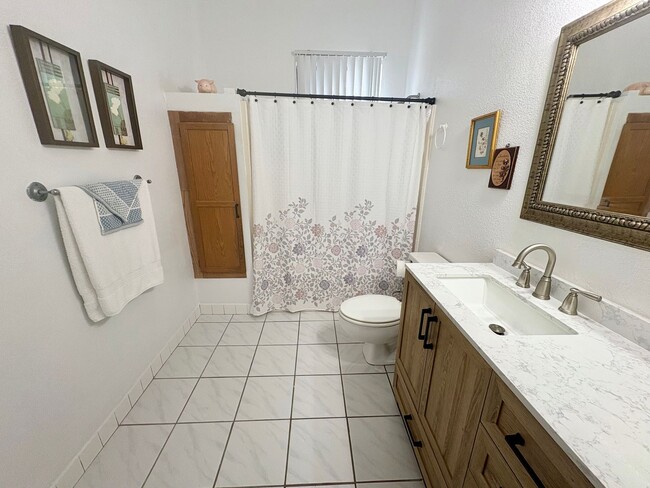 Building Photo - Stunning Ocean View 4/4 Home in Highly Desirable Neighborhood