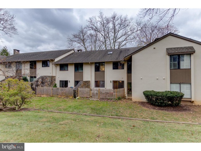Building Photo - 63 Oak Knoll Dr