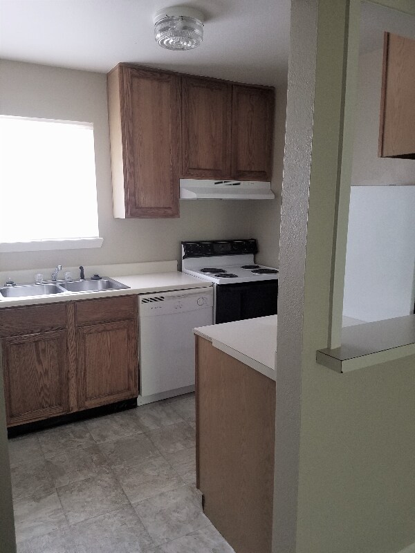 Building Photo - 3148 NW Cache Rd