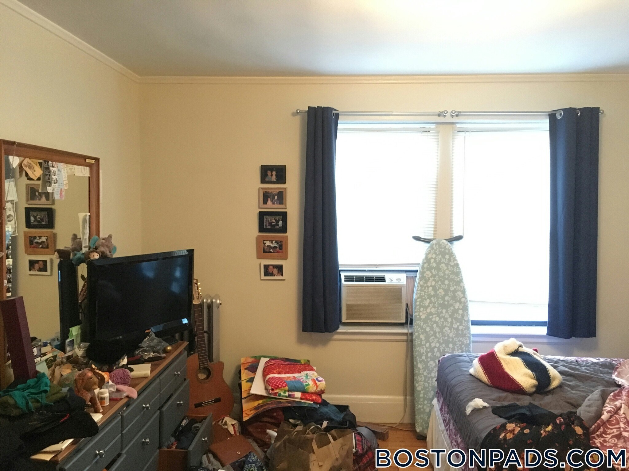 Building Photo - 349 Pleasant St