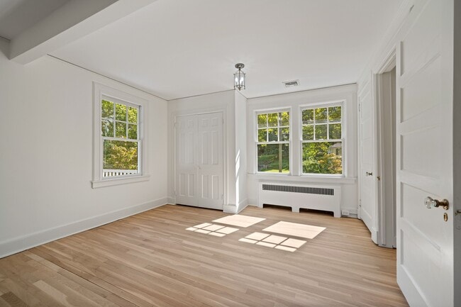 Building Photo - 55 Loughlin Ave