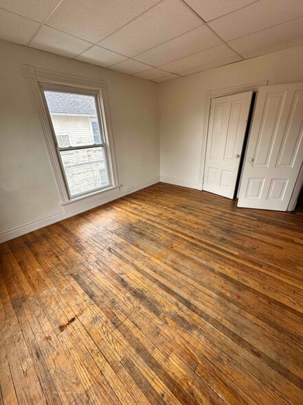 Building Photo - 311 N Van Buren St