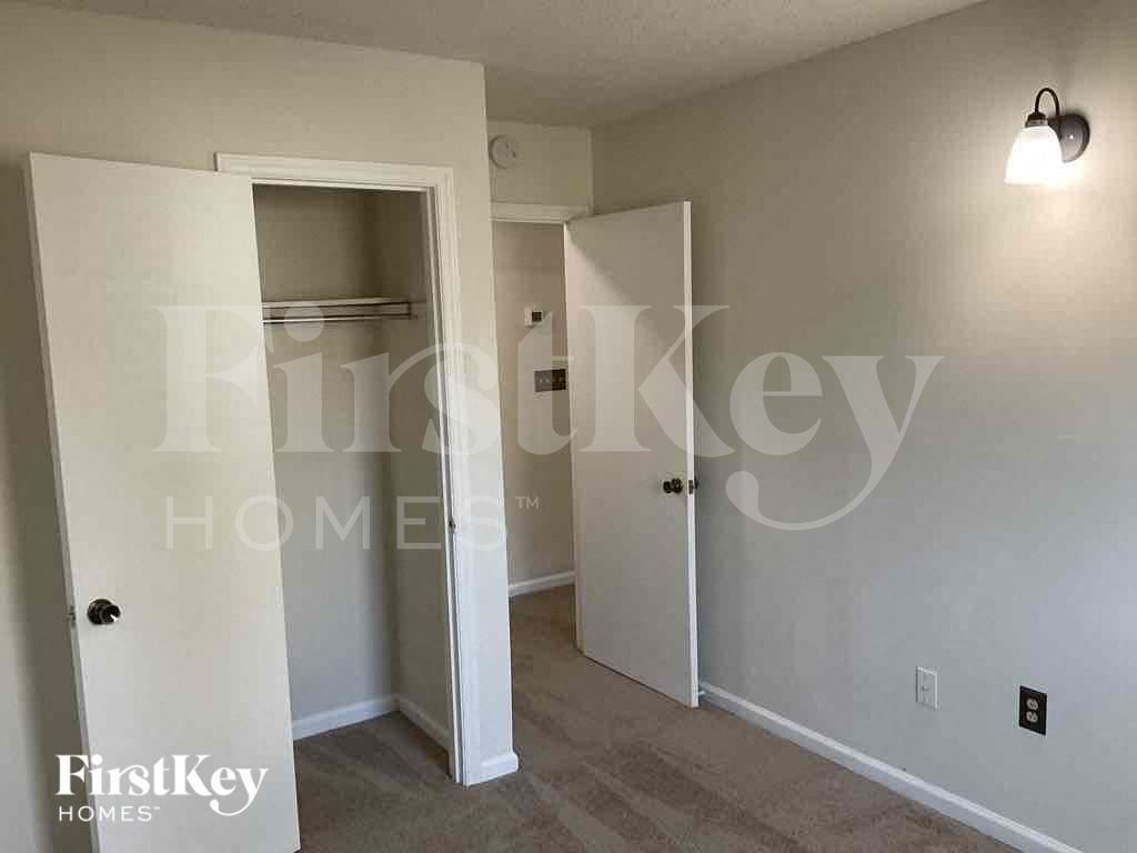 Building Photo - 7938 Lindfield Ct