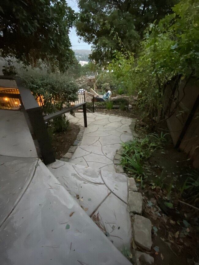 Building Photo - 266 Humboldt Rd