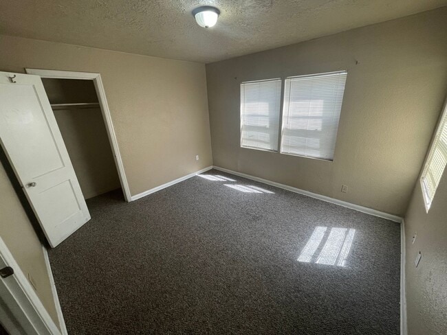 Building Photo - 2640 Harrison Ave