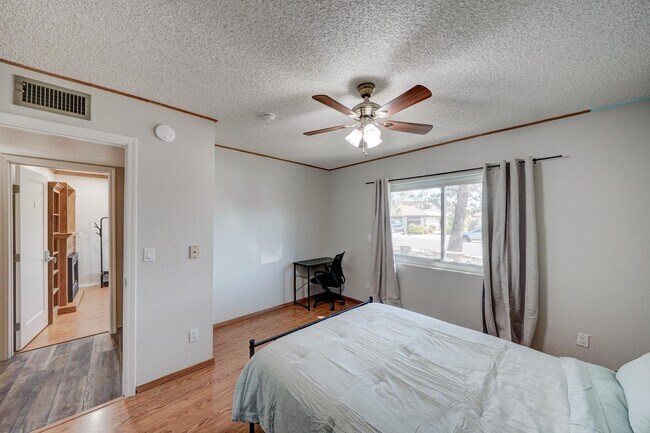 Building Photo - 5124 W Harmont Dr