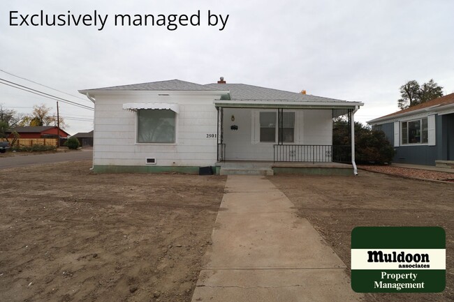Building Photo - Really Cute Northside Pet Friendly Home wi...
