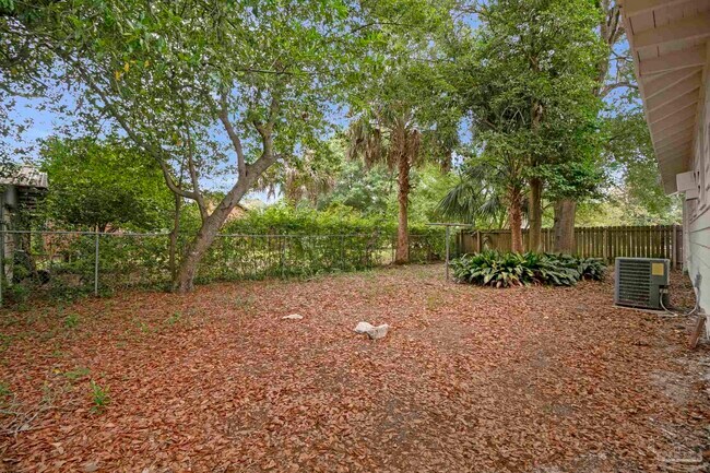 Building Photo - 1322 Wisteria Ave
