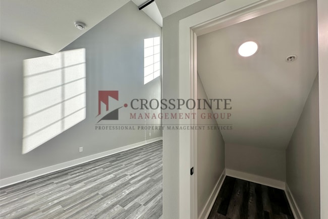 Building Photo - 1 Bedroom Loft at The Cannery! Tour Today!