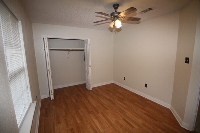 Building Photo - 1124 Orchid Dr