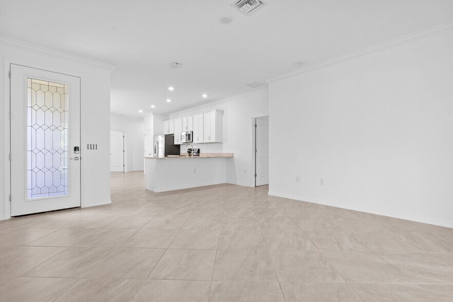 Building Photo - 4288 Lemongrass Dr