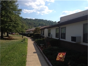 Primary Photo - Lincolnshire Apartments