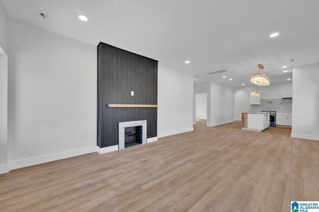 Building Photo - 1720 34th Pl N