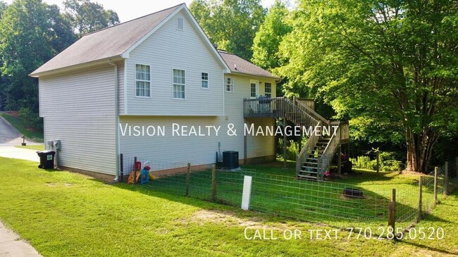 Building Photo - Rockmart Move in Ready 3 BD 2 BA 2 Car Garage