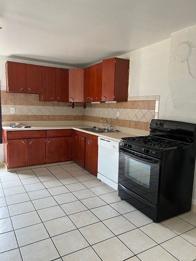 Building Photo - Charming Home with Yard Near Old Town Fort Collins