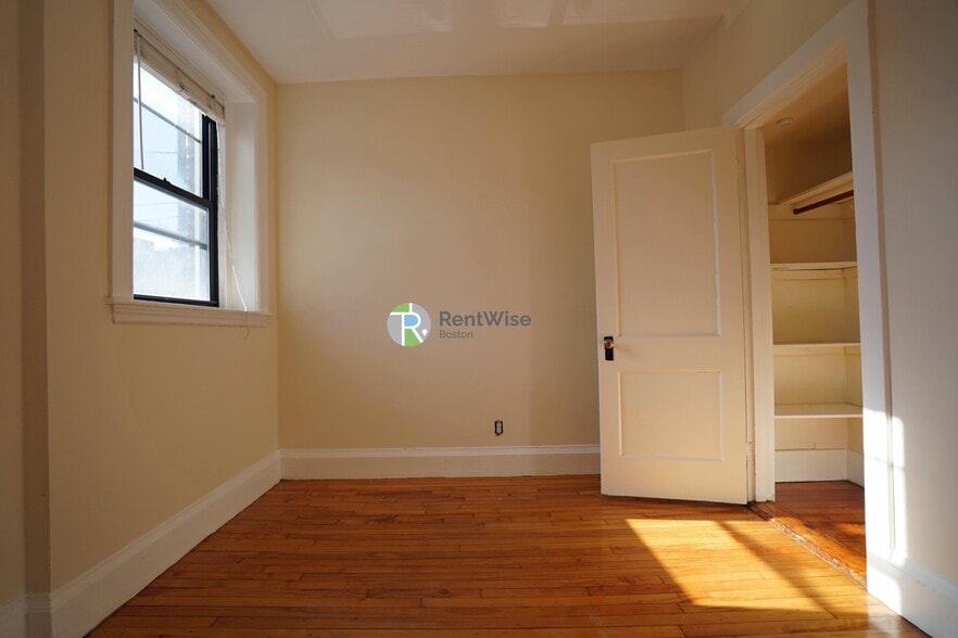 Building Photo - 1212 Commonwealth Ave