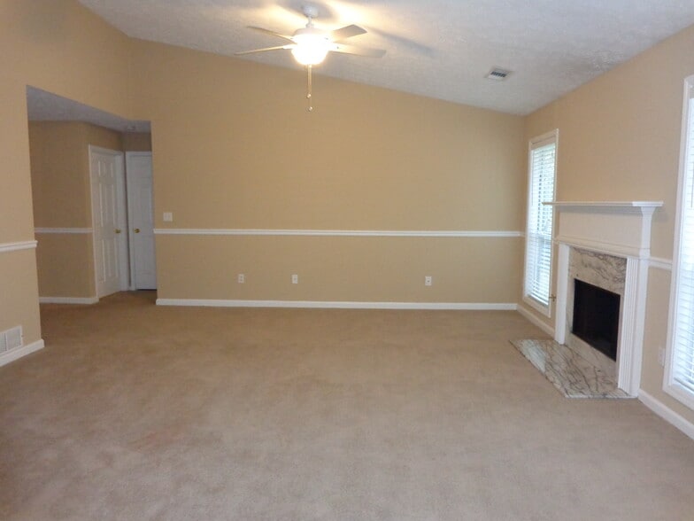 Building Photo - 3730 Sugarbrook Dr