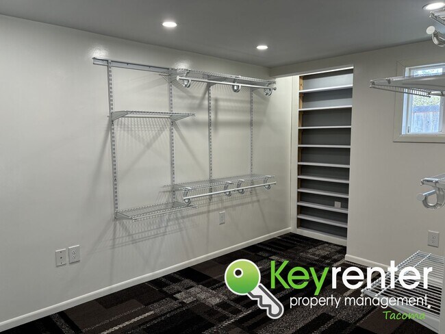 Building Photo - Beautiful 4-Bedroom Rambler in a Desirable...