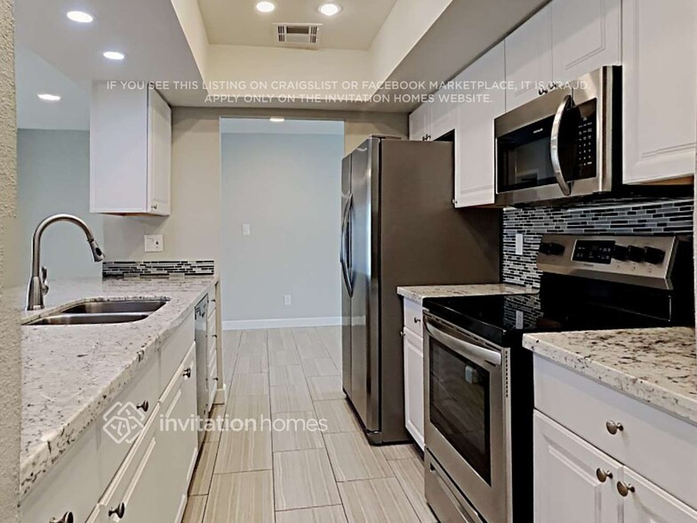 Building Photo - 1412 E Hermosa Dr