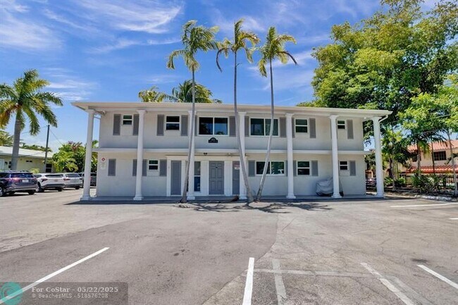Building Photo - 1821 Middle River Dr