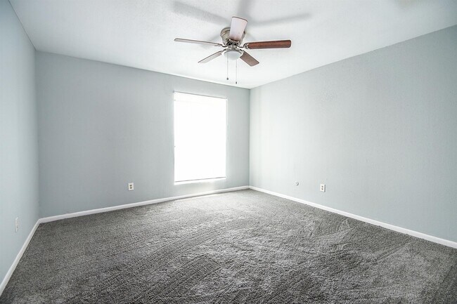Building Photo - 3085 Walnut Bend Ln