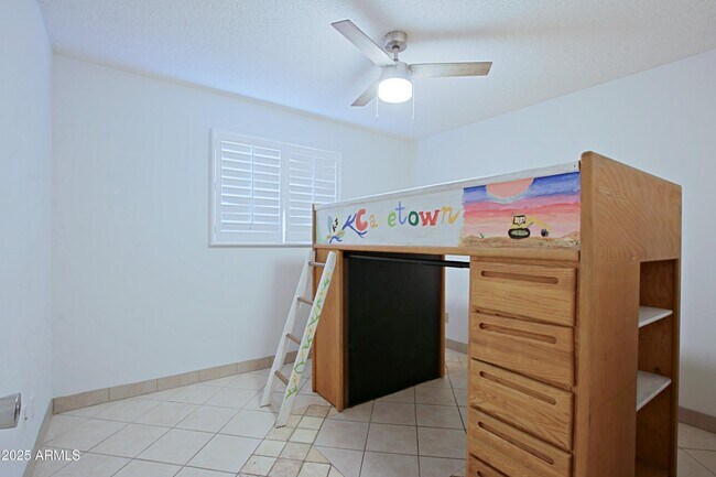 Building Photo - 4526 W Altadena Ave