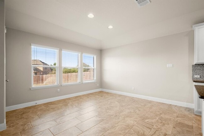 Building Photo - 1937 Little George Dr