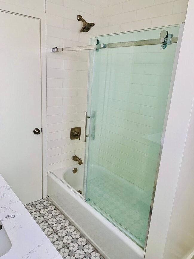 Building Photo - SCH217