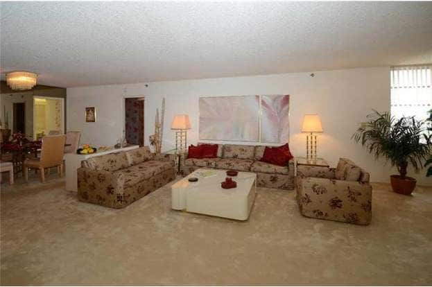 Building Photo - 3507 Oaks Way