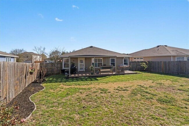 Building Photo - 208 Rock Hound Ln